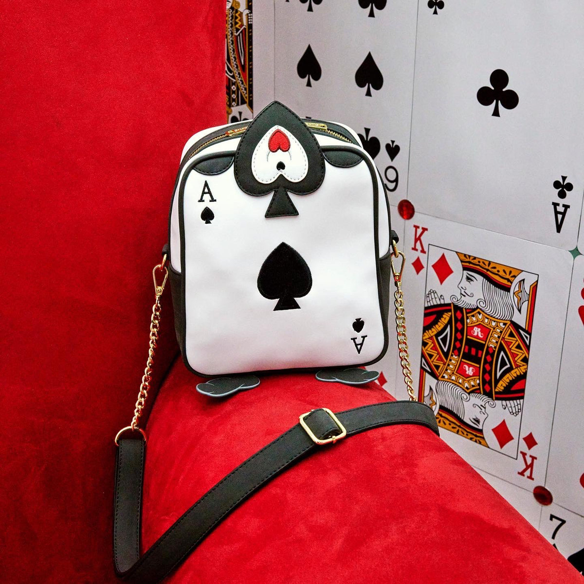 Loungefly Alice in Wonderland (1951) - Ace newest of Spades Crossbody