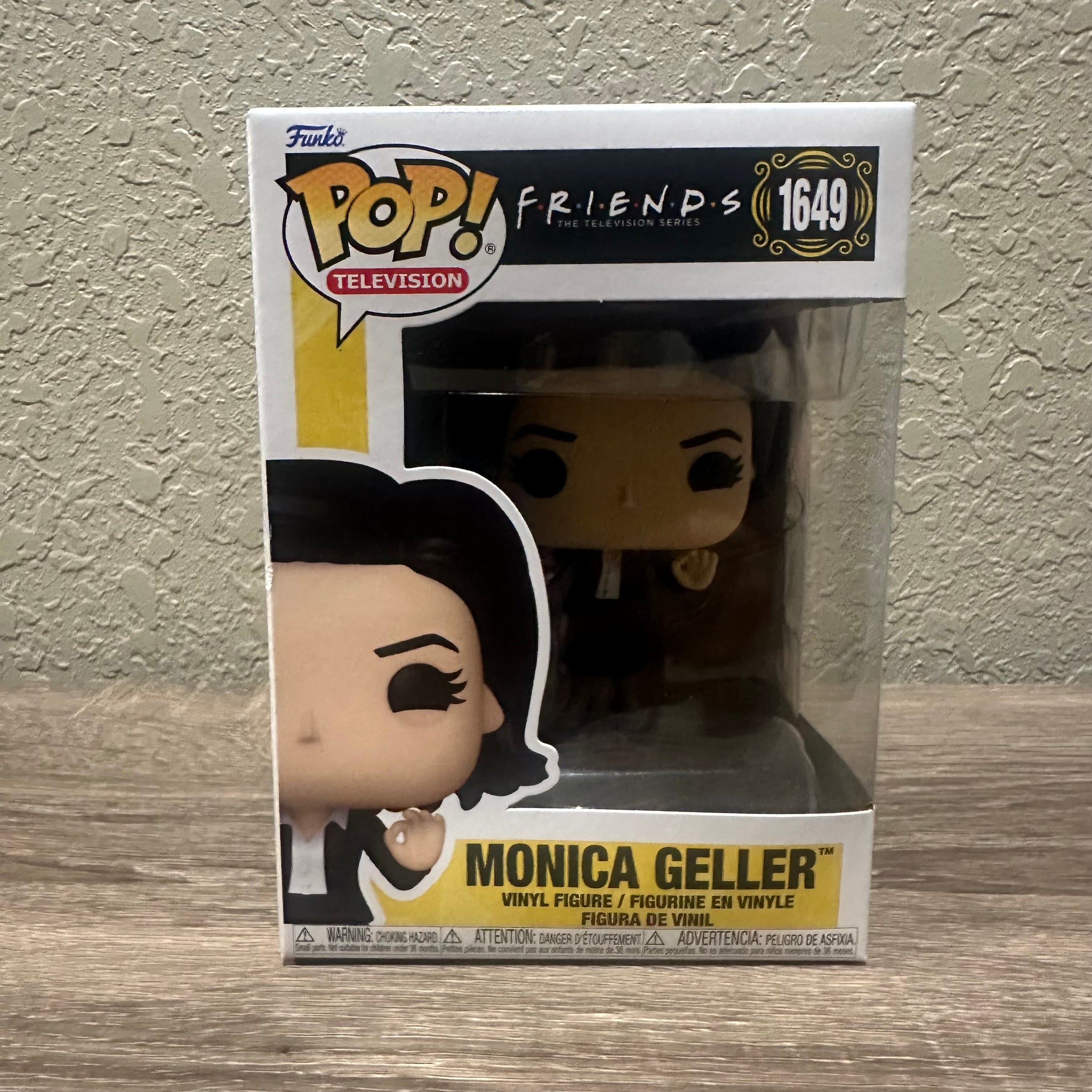 POP Vinyl: Friends Monica Geller Mit Mockolate | 9,5 Cm Sammlerfigur | Inkl. Box-Schutzhülle