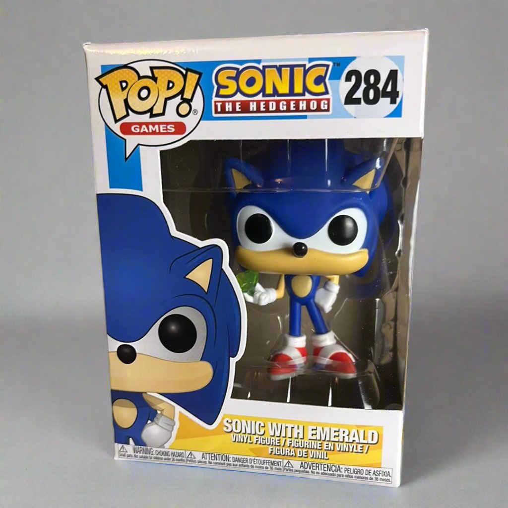 Funko Pop! Games Classic Sonic The Hedgehog With Emerald Figure #284!